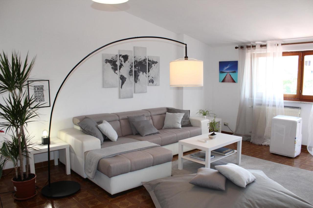 Spazioso Appartamento Castel di Leva Luaran gambar