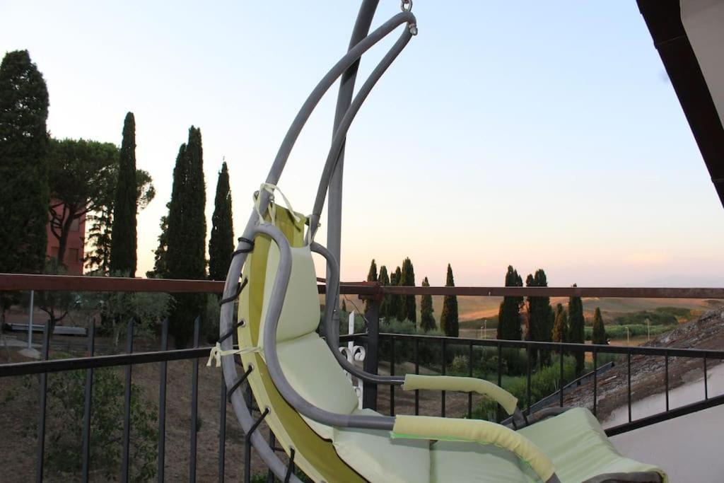 Spazioso Appartamento Castel di Leva Luaran gambar