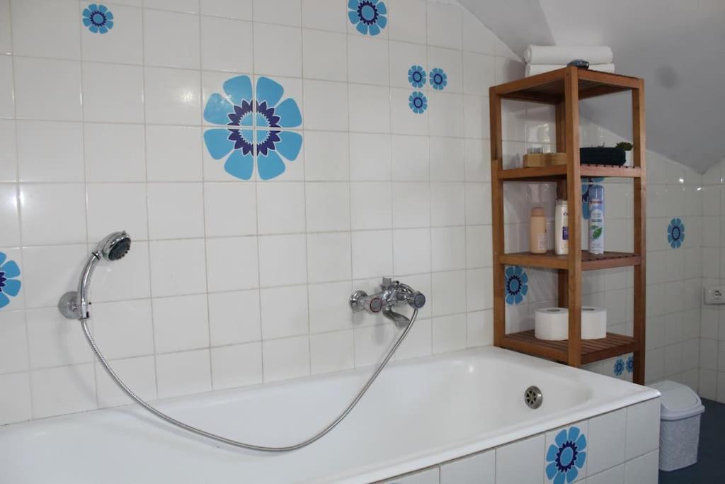 Spazioso Appartamento Castel di Leva Luaran gambar